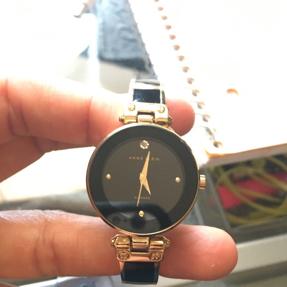 Women’s Anne Klein watch - Picture 4 of 5